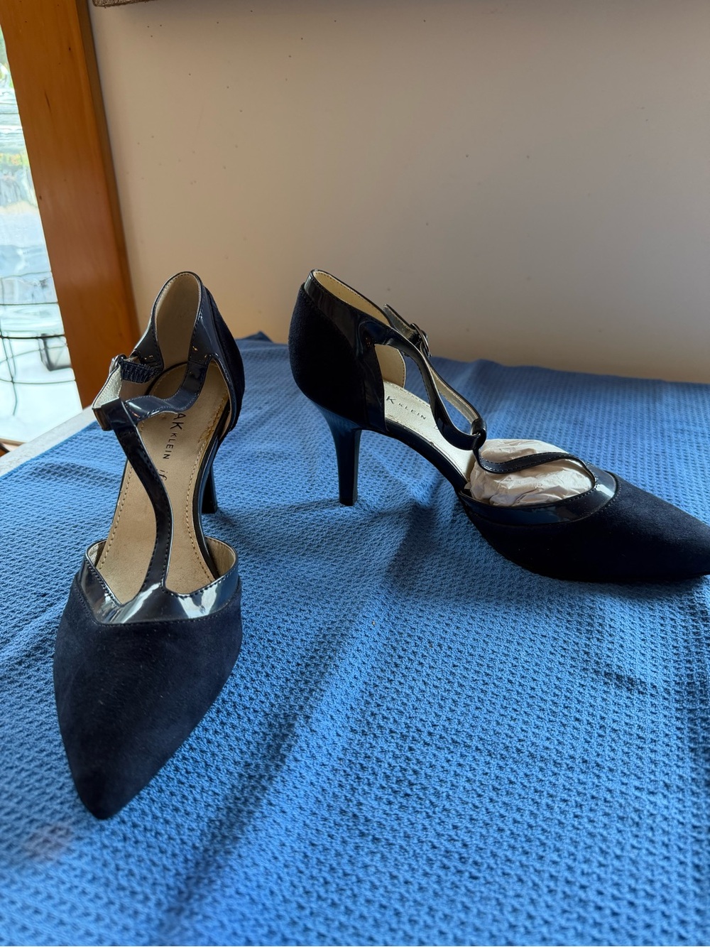 Anne Klein Black Pointed-Toe T-Strap Heels